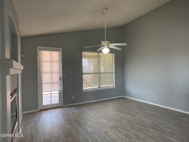Building Photo - 3701 Trina Pl