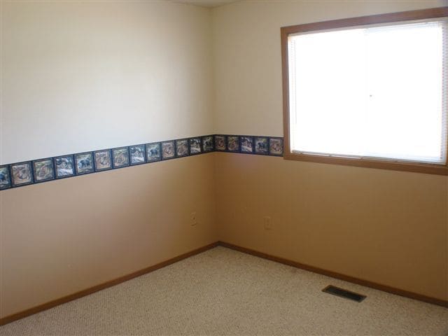 Building Photo - 4 BED | 2 BATH | SINGLE GARAGE | RAPID VALLEY