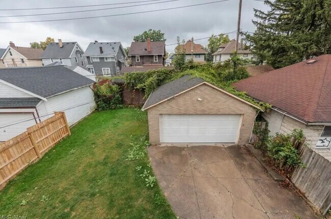 Building Photo - 3318 W 94th St