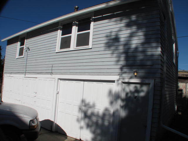 Building Photo - 400 2nd Ave SW