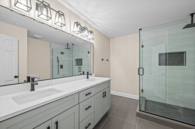 Building Photo - 872 Tylerton Cir