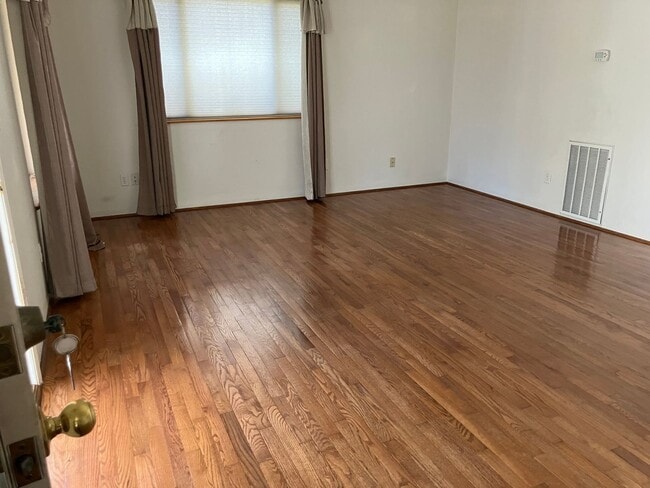 Primary Photo - 2 BEDROOM, 2 BATH CONDO FOR RENT