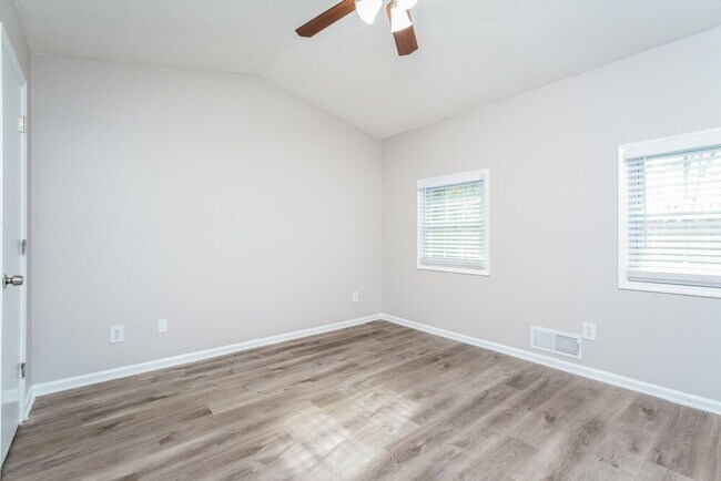 Building Photo - 3320 Revere Cir