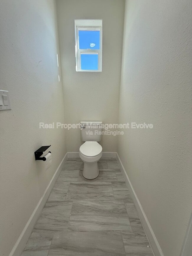 Building Photo - 22536 W Huntington Dr