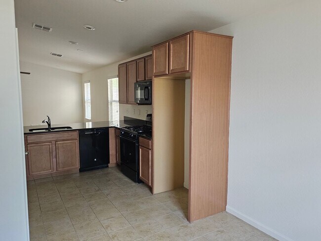 Building Photo - lovely 3bd 2 bth home