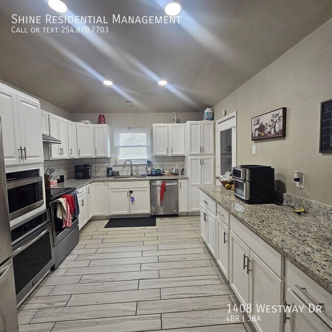 Building Photo - 1408 Westway Dr