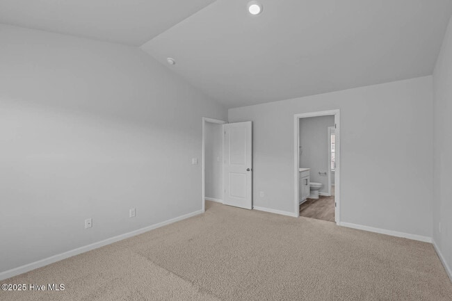 Building Photo - 200 Walton Dr