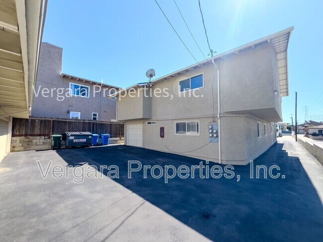 Building Photo - 2513 Ruhland Ave