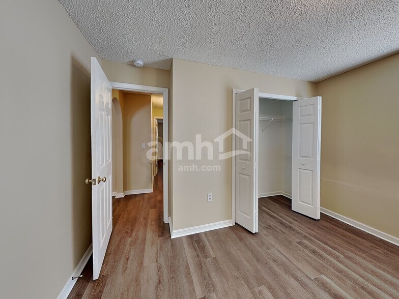 Building Photo - 2724 Maderia Cir