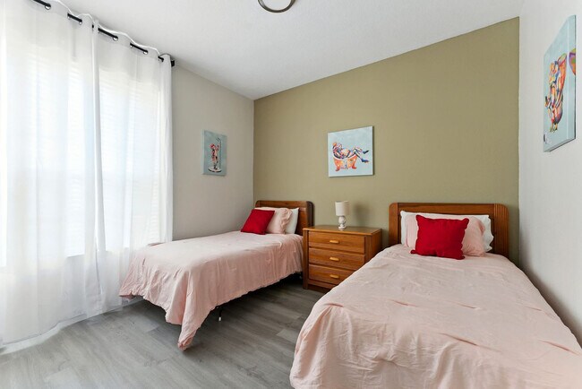 Building Photo - 8101 Coconut Pl