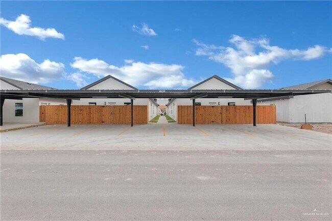 Building Photo - 18 E 24th St