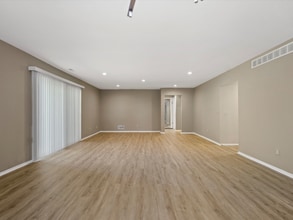 Building Photo - 26656 Farmbrook Villa Dr