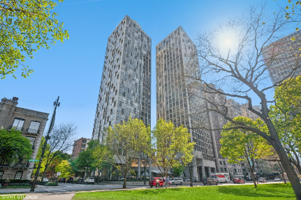 Building Photo - 345 W Fullerton Pky