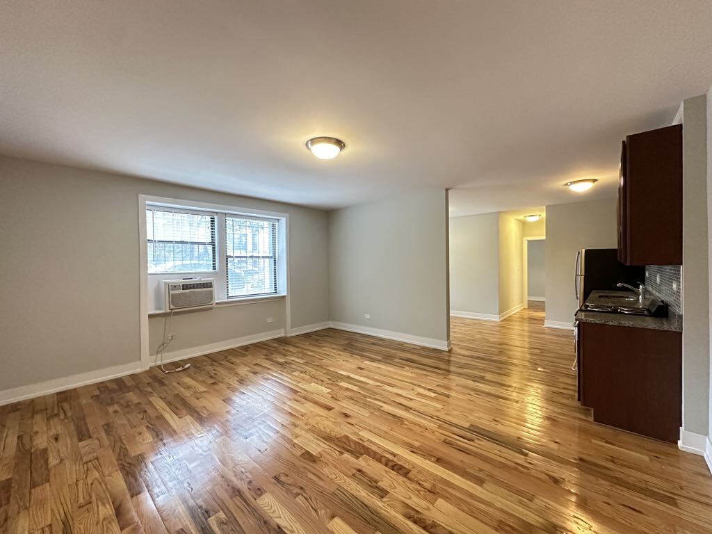 Building Photo - 562 W Arlington Pl