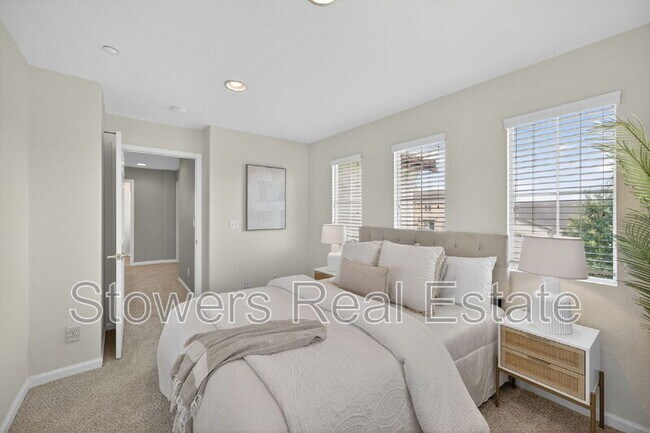 Building Photo - 729 Copperfield Ct