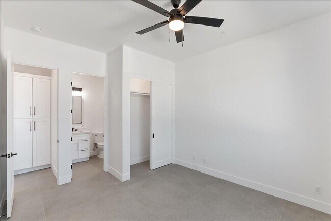 Building Photo - 31260 Avenida La Paloma