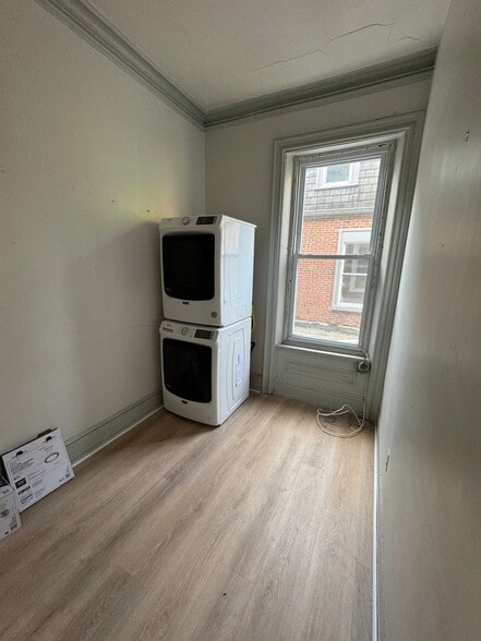 Building Photo - 208 S 41st St