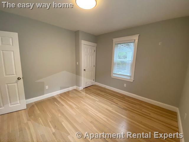 Building Photo - 41-43 Garrison Ave Unit #2