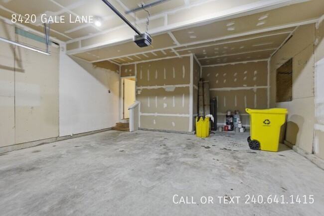 Building Photo - 8420 Gale Ln