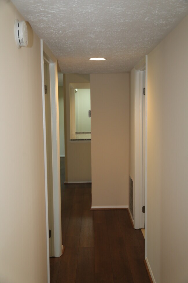 Building Photo - 4300 Buckman Rd