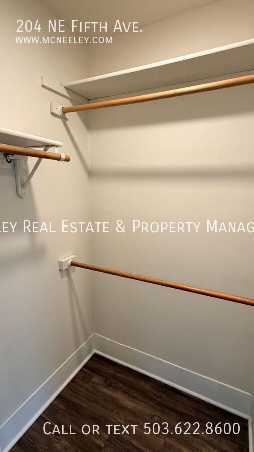 Building Photo - 204 NE Fifth Ave.-