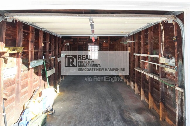 Building Photo - 5 Staples St