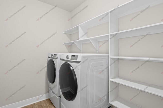 Building Photo - Magnificent home in Wyndham Hill Community! -Refrigerator, Washer/Dryer, and Lawn Care ALL INCLUDED