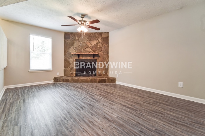 Building Photo - 3091 Dowry Dr