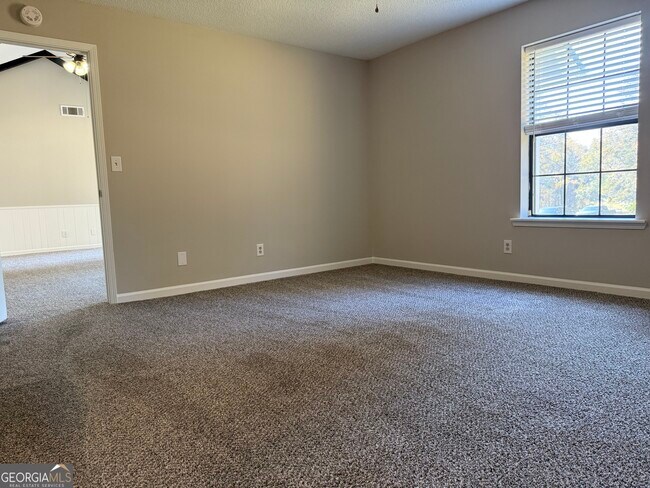 Building Photo - 731 Moon Bridge Rd