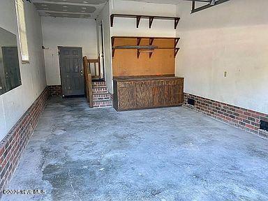 Building Photo - 1054 Pine Dr