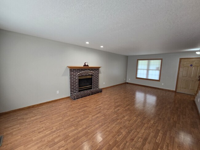 Building Photo - 4710 Donald Dr