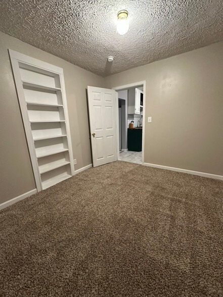 Building Photo - 1128 Commerce St