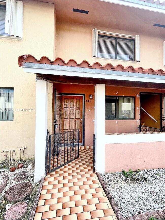 Building Photo - 2740 W 63rd St