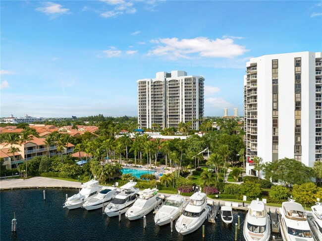 Building Photo - 3600 Yacht Club Dr