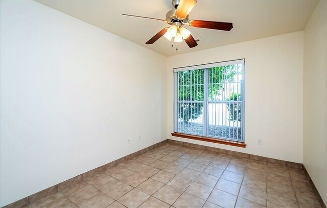 Building Photo - $2,595 | 3 Bedroom + Bonus Room, 2 Bathroo...
