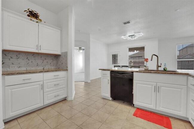 Building Photo - MOVE-IN SPECIAL! Enjoy $500 OFF your first full month’s rent when you move in on or before August...