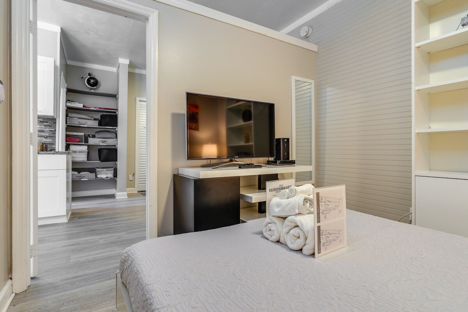 Building Photo - 3700 Collins Ave