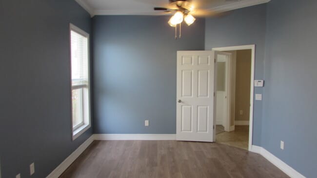 Building Photo - 1326 SW Briarwood Dr