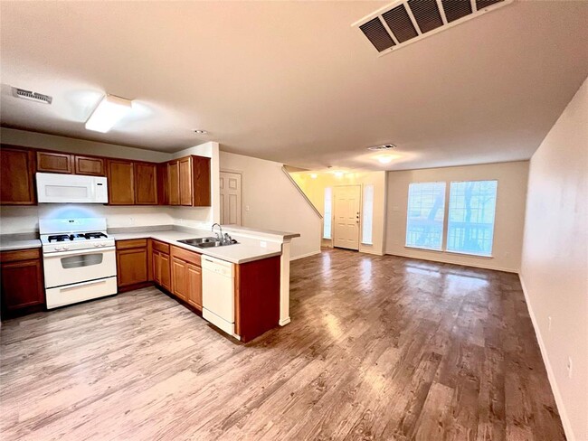 Building Photo - 804 Palo Duro Dr