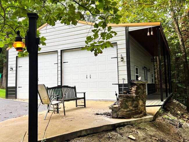 Building Photo - 159 Briggs Hill Rd