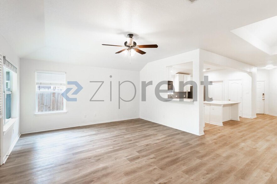 Building Photo - 232 Strawberry Blonde Dr