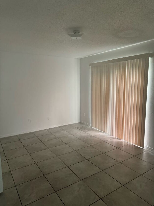 Building Photo - 2161 Jessa Dr