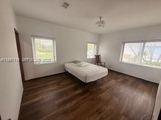 Building Photo - 2208 Bay Dr