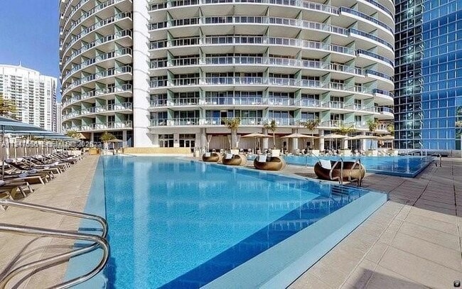 Building Photo - 200 Biscayne Blvd Way