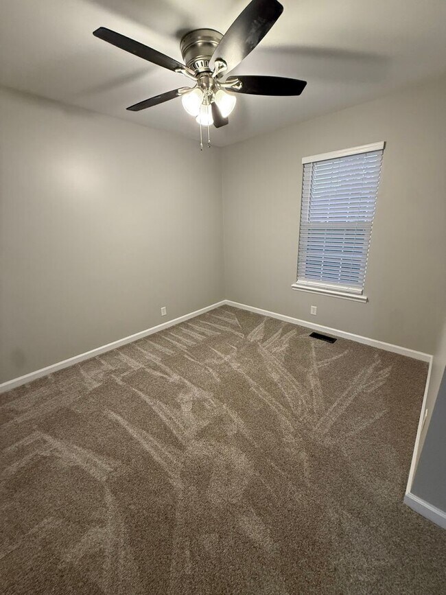 Building Photo - Newly Renovated 3 BR 2 Bath brick home