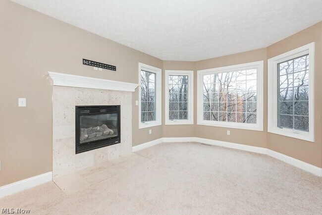 Building Photo - 3729 Edgehill Dr