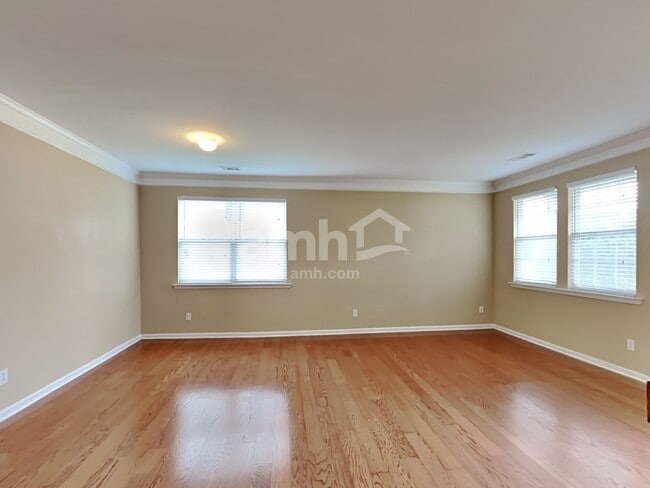 Building Photo - 330 Branch Valley Dr