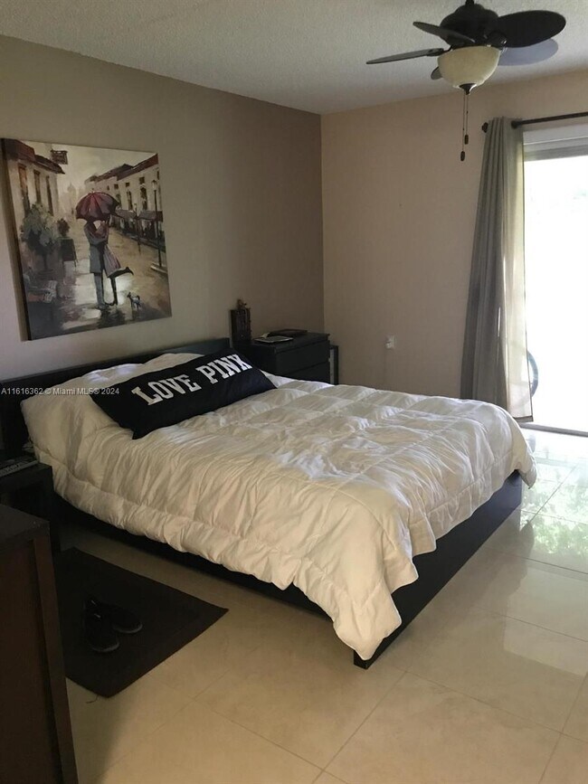 Building Photo - 1205 Bahama Bend