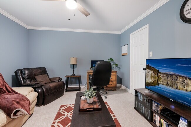 Building Photo - 1411 View Top