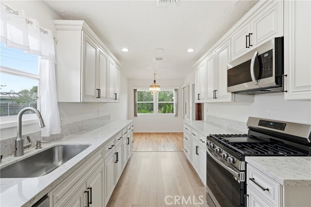 Building Photo - 15853 Romar St